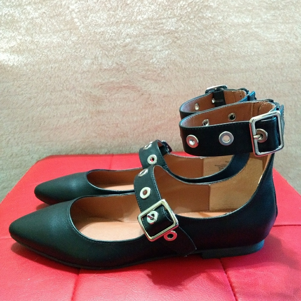 Steve Madden's flats shoes